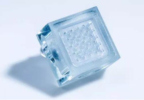 芯片降溫:一個(gè)微米級(jí)的芯片淋浴頭為芯片降溫 芯片降溫:一個(gè)微米級(jí)的芯片淋浴頭為芯片降溫